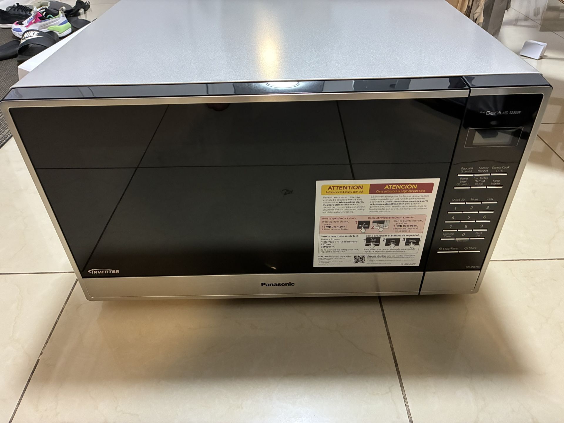 Microwave Oven Household Use Only Model No. NN-SN975S NN-SN755S