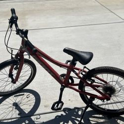$125  Boys Bike “Giant” Brand