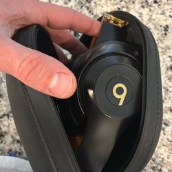 Beats Studio 3 wireless $180 obo