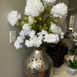 Plastic Flowers With Base
