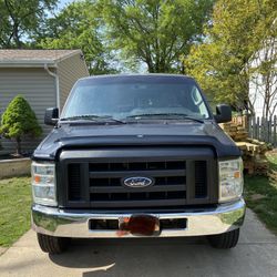 Ford Passenger Van 2011