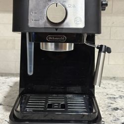 De’Longhi Stilosa Espresso Machine