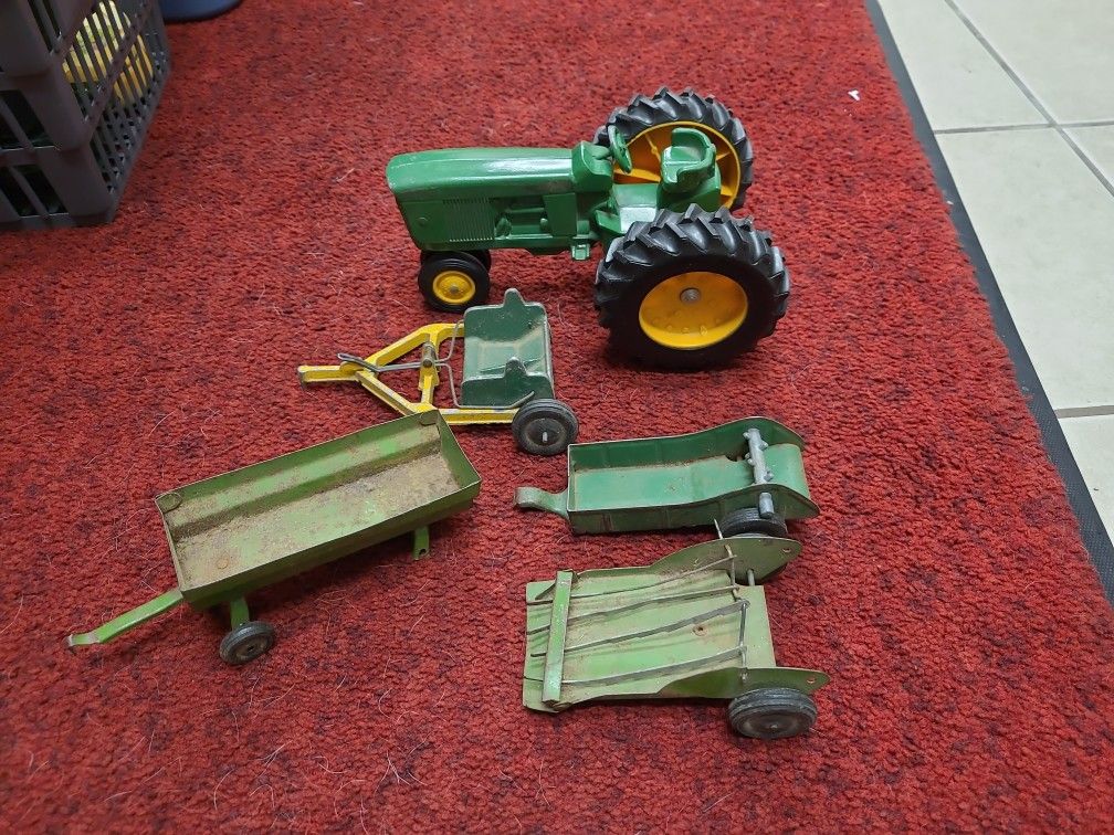 Antique Metal Farm Toy Lot Everything Pictured One Price