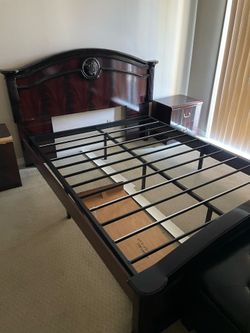 Queen size bed, two night stands, one dresser, and one mirror. Pick up is North Hollywood, 91605