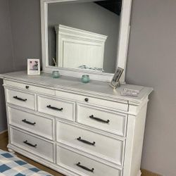 $49 Down Payment Ashley Whitewash Bedroom Set Queen/King Bed Dresser Nightstand Mirror 