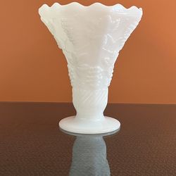 Vintage Anchor Hocking Harvest Grape Milk Glass Vase Scalloped Edge Trumpet 6.25