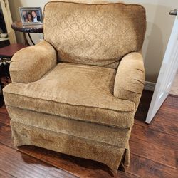 Cushion swivel chair