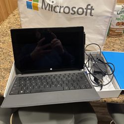 Surface Pro tablet / laptop