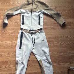 Nike Fleece Fit