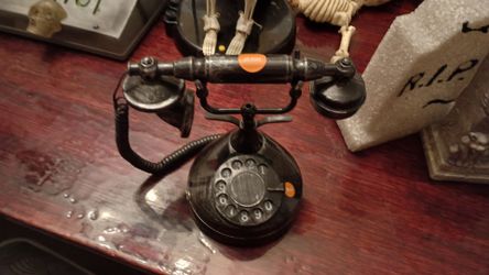 Vintage-Style Decorative Rotary Telephone