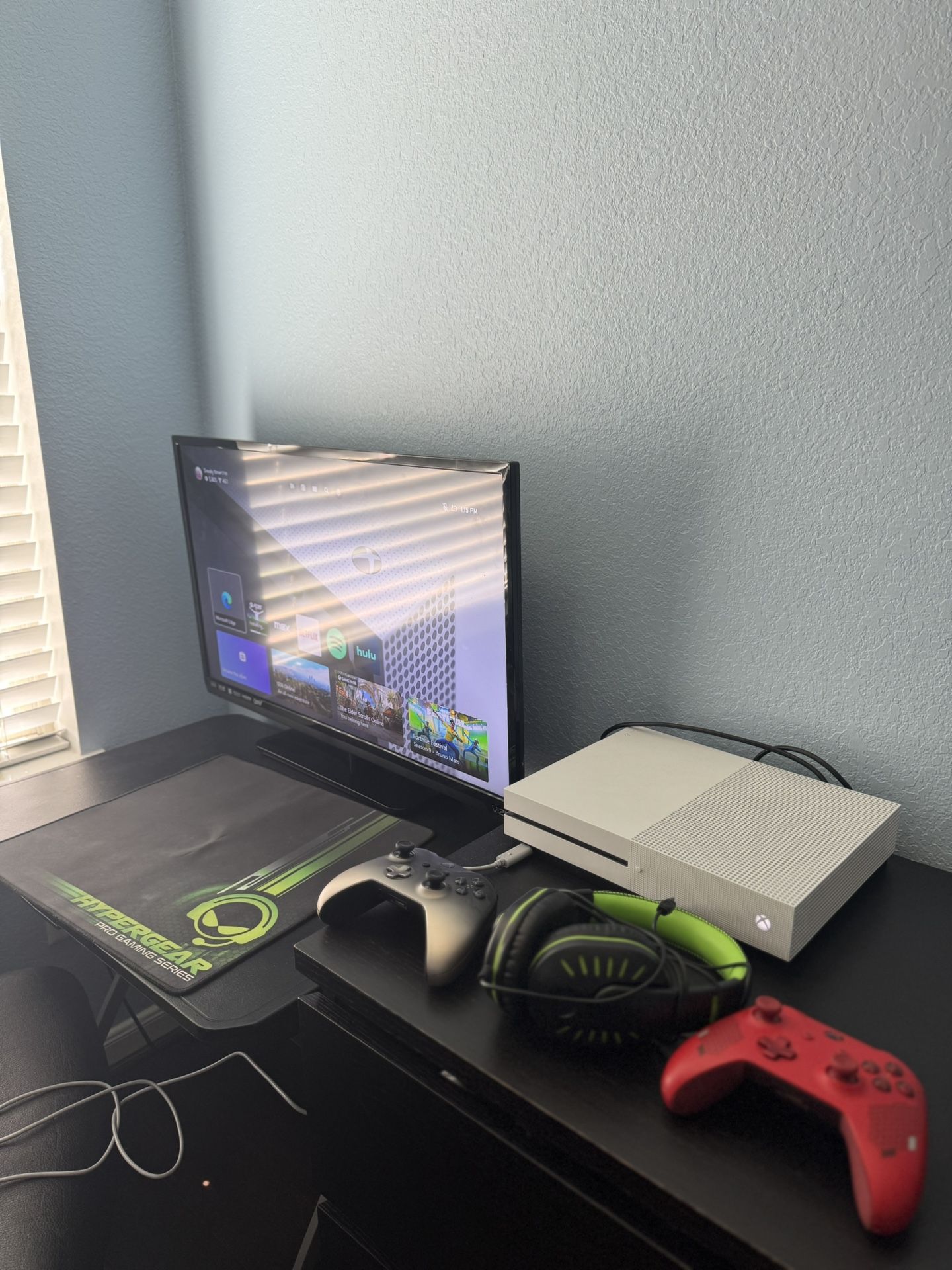 🎮 Complete Gaming Setup – Xbox One S (800GB), Vizio TV, Controllers + Headset – $350
