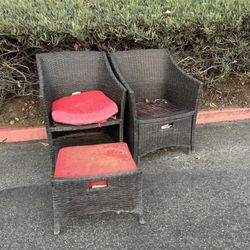 FREEEEE PATIO FURNITURE CHAIR AND OTTOMAN