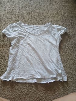 White tee