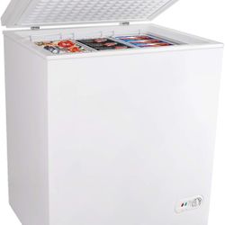 5.0 Cu.ft Chest Freezer Small Deep Freezer Mini Outdoor Chest Freezers Upright with 3 Removable Baskets 7 Temperature Settings White