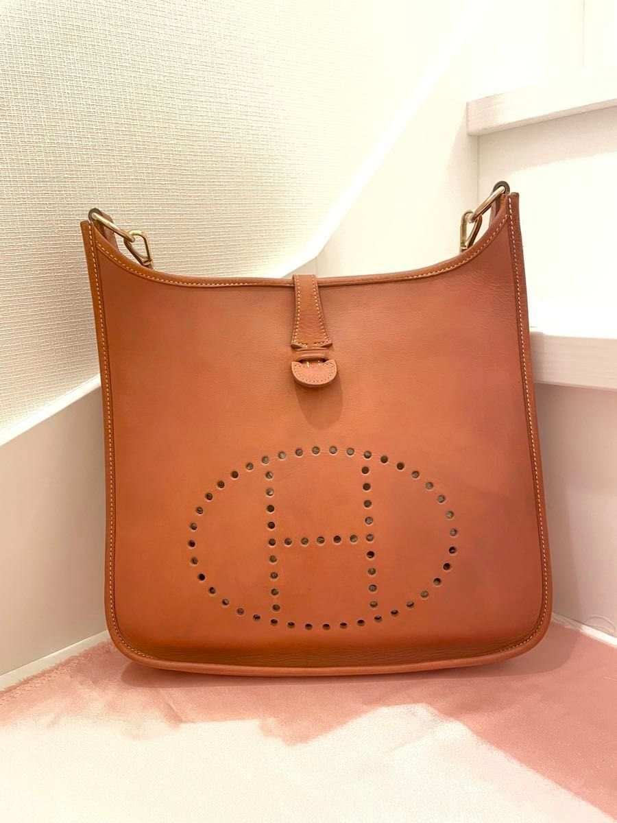 𝐇𝐄𝐑𝐌𝐄𝐒 Evelyn1 PM Cross Body Shoulder Bag Fauve Evercalf Square E