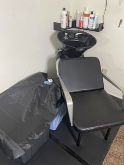 Salon/barber Station With Hair Chair And Shampoo Bowl Shampoo With Chair Hot Water Pump And Hot Water Heather Etc. 