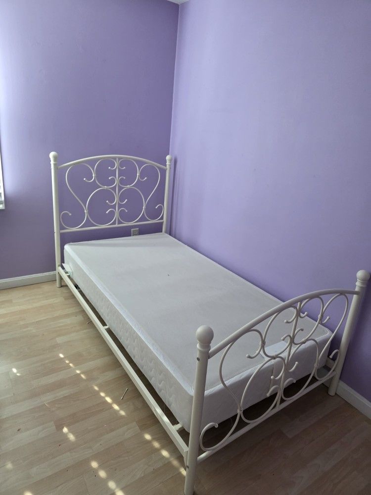 Twin Beds With Box 