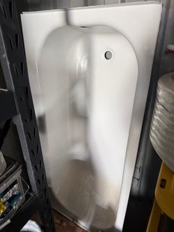 Insulated bath tub