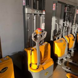 Brand New Full Electric Pallet Stacker Forklift