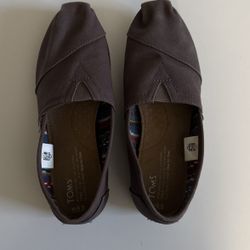 TOMS Women's Classic Slip-On Casual Canvas Flat Shoes