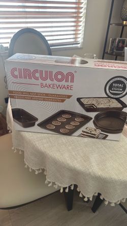 Circulon 5 piece bakeware  set