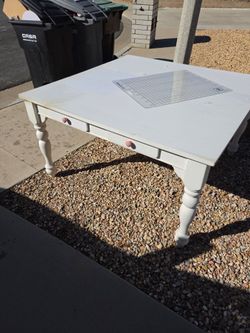 Free table for crafting