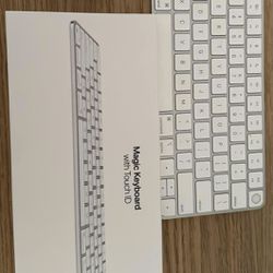 APPLE TOUCH ID MAGIC KEYBOARD AND MOUSE
