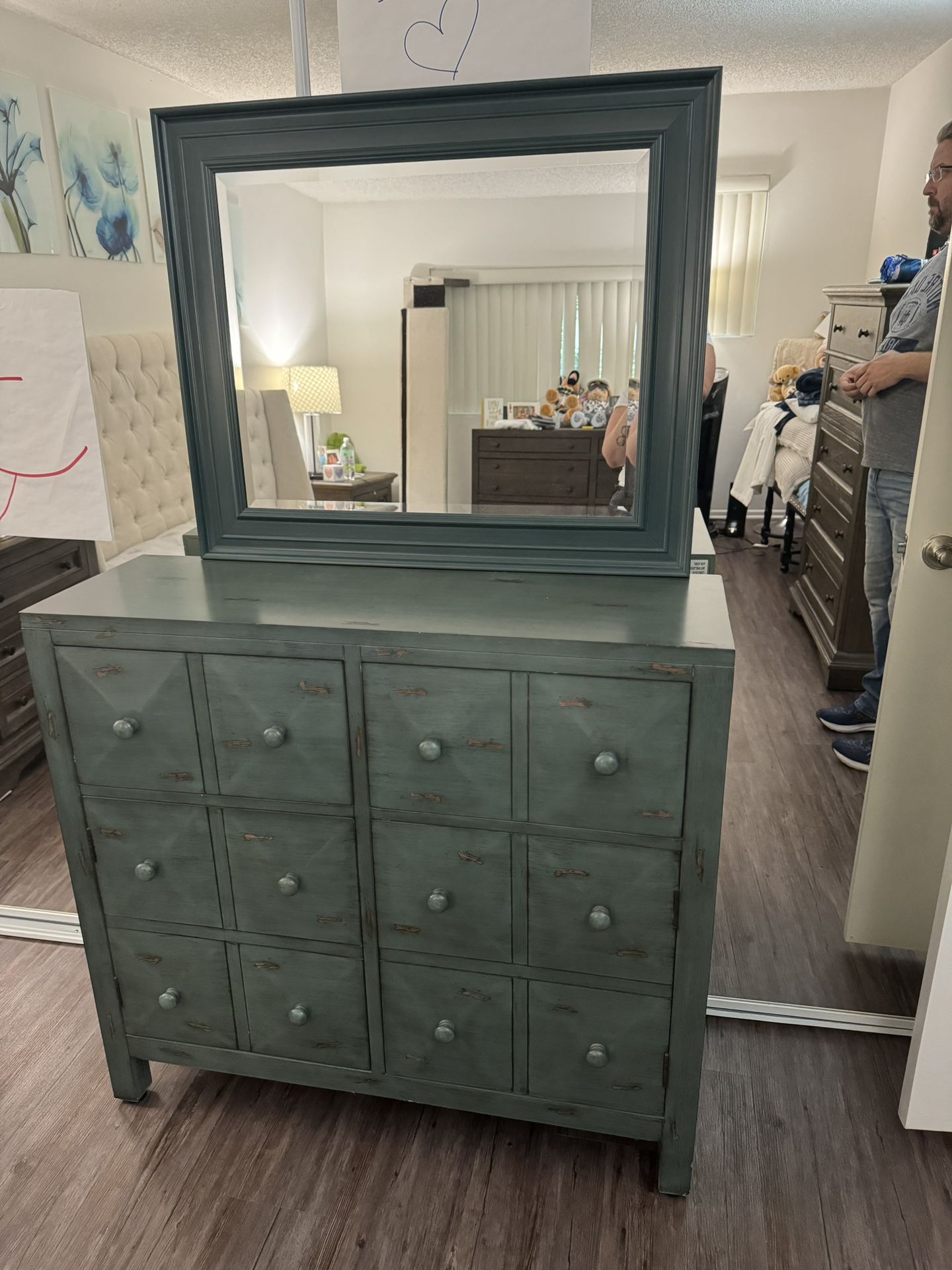 Dresser With 2 Drawers And 2 Doors With Shelves 