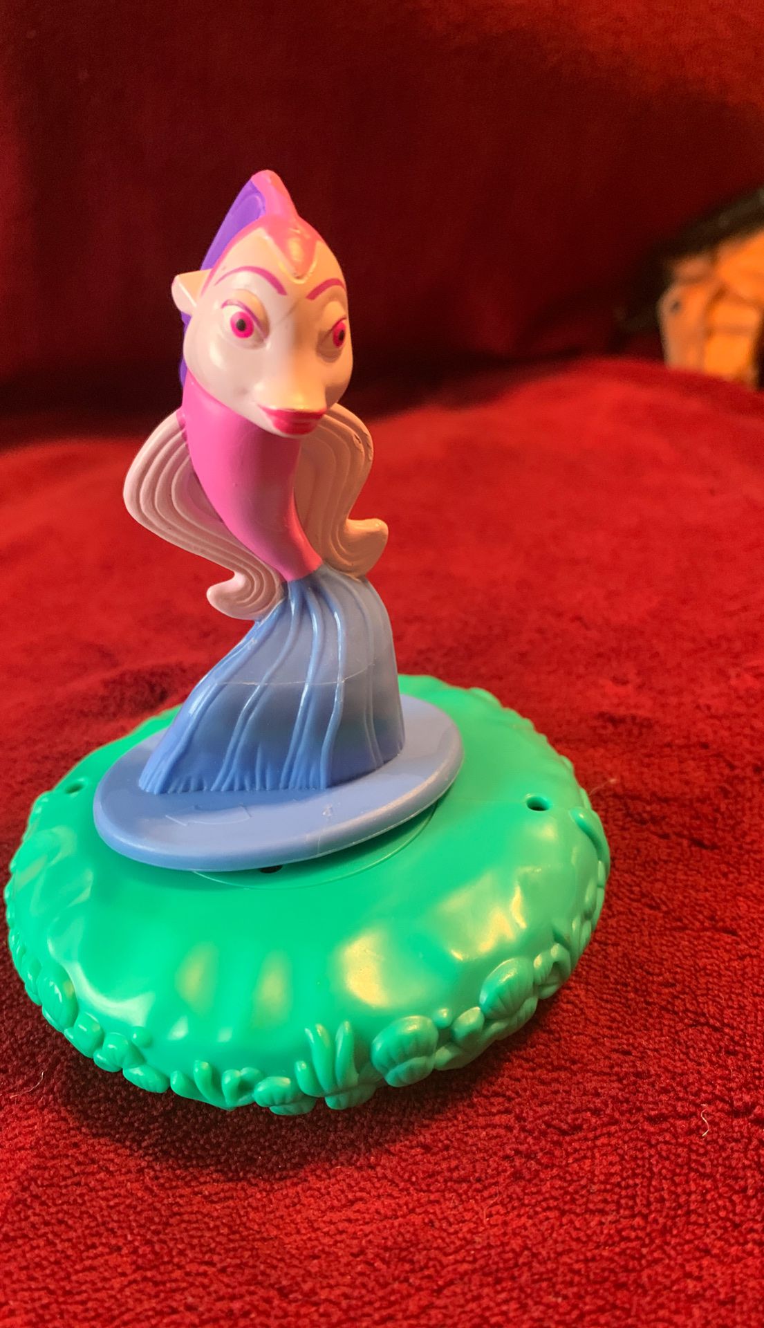 2004 Burger King shark tale spinning toy