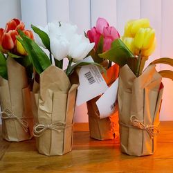 Tulip Flower Arrangement's 🌷 Brand New 13" High