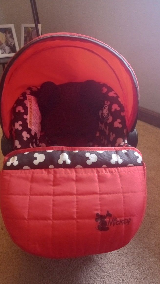 ♥️ Mickey Mouse Infant / Newborn Carseat 🤍