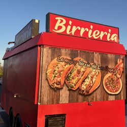 FOOD TRUCK FOR SALE
