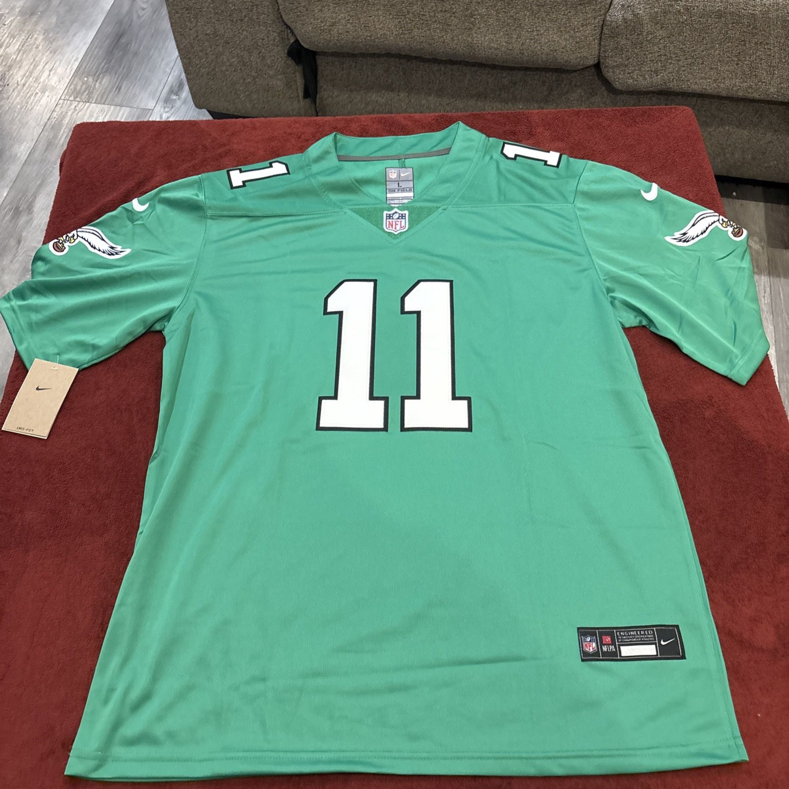NFL Philadelphia Eagles Aj Brown #11 Kelly Green Jersey Size Large