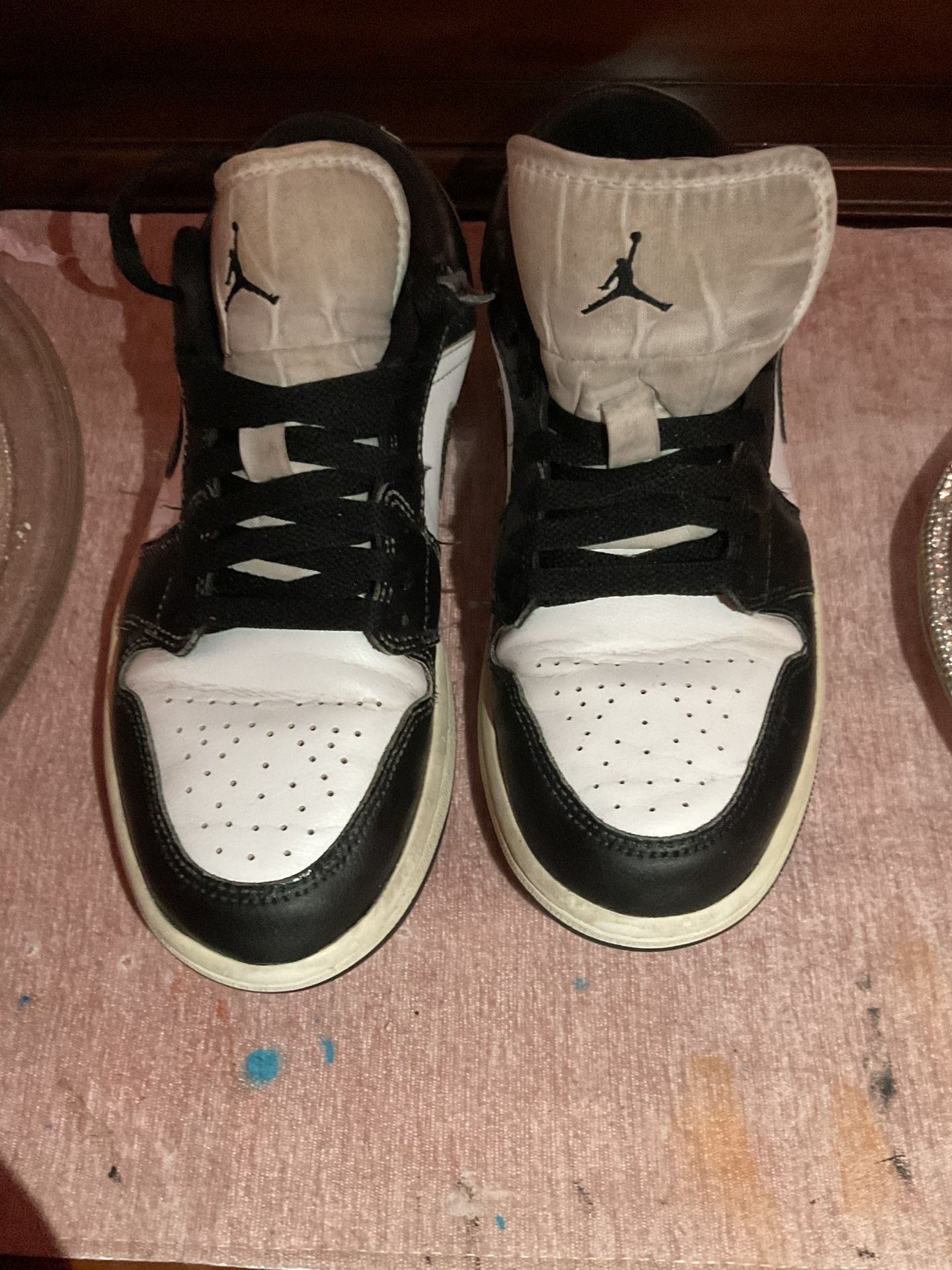 Air Jordan 1s (black)