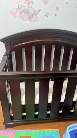 Baby crib with mattress