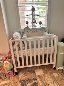 Mini crib