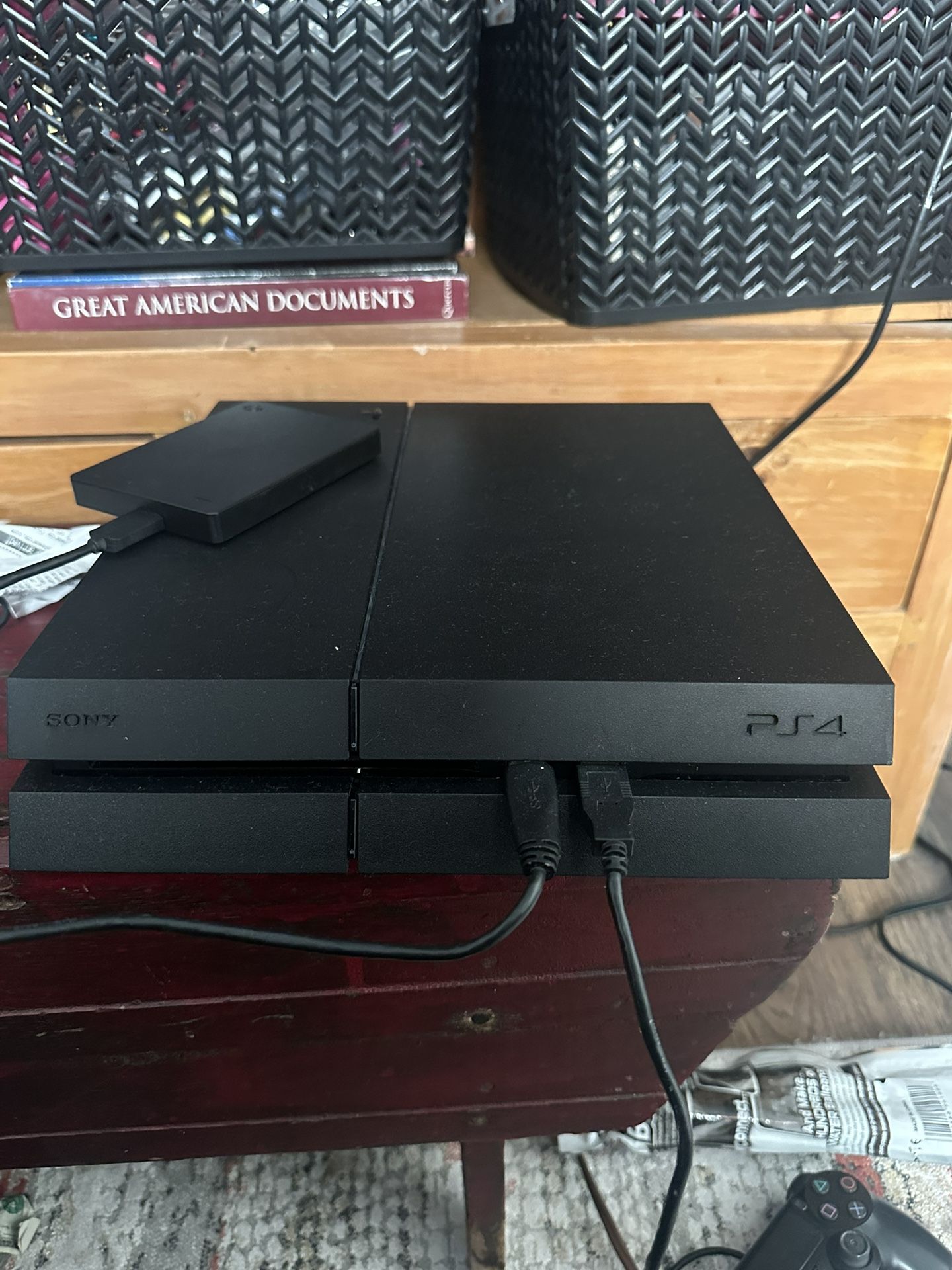 ps4 and charging stand for controllers
