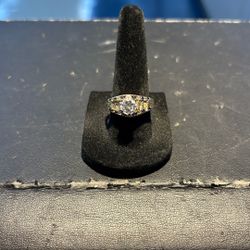 14k 5.7 G Diamond Ring (7.5)