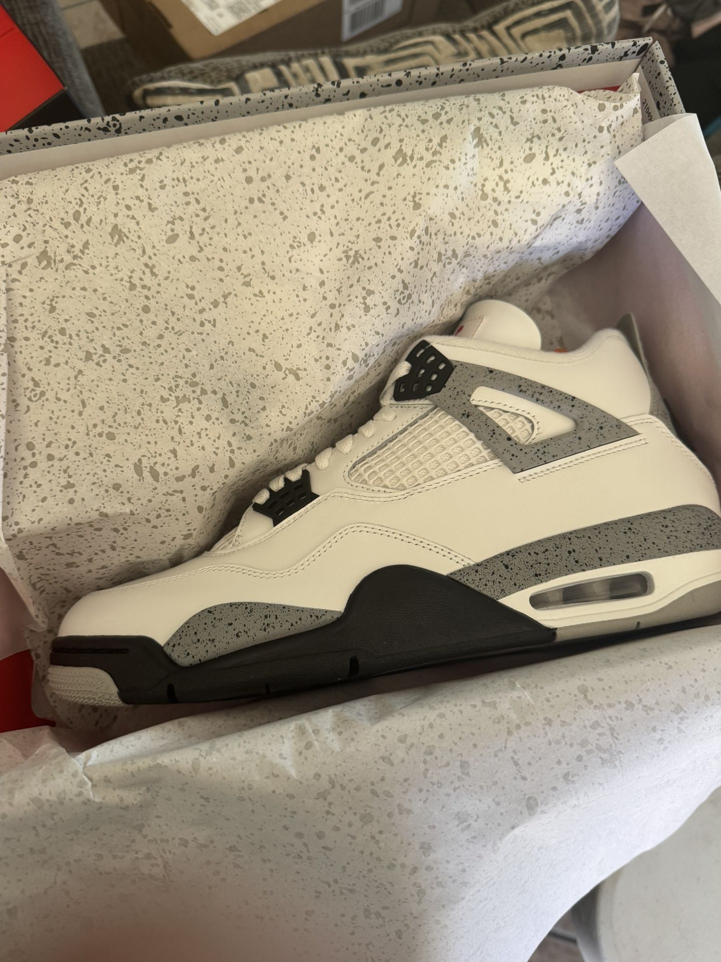 Jordan 4 White cement