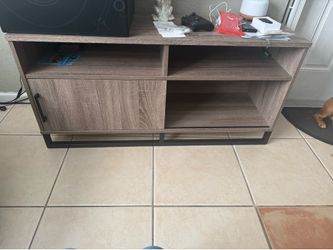 Entertainment center