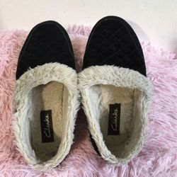 Clark fur Lind slip on women’s shoes size 7