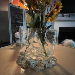 Margie’s Gardens Art clear hand blown vase! In excellent condition!