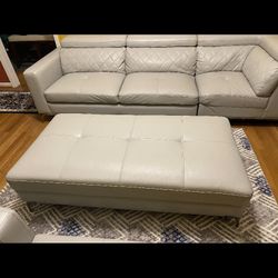 Sofia Vergara Couches