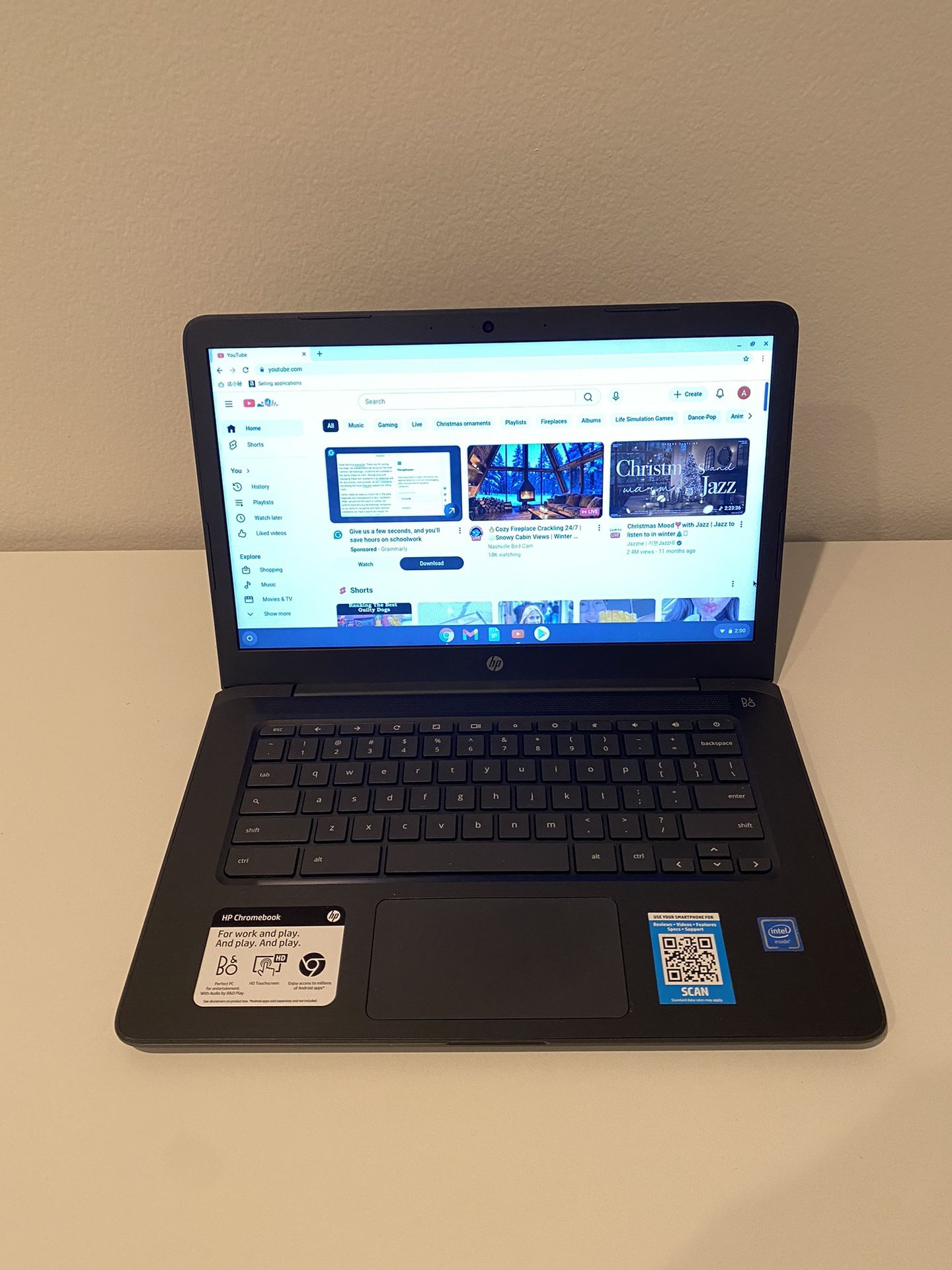 HP Chromebook 14-ca061dx Laptop w/ Charger And Box