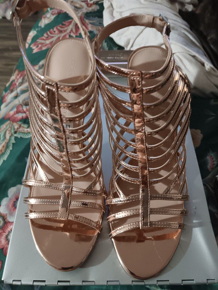 89 Strappy High Heeled Shoes