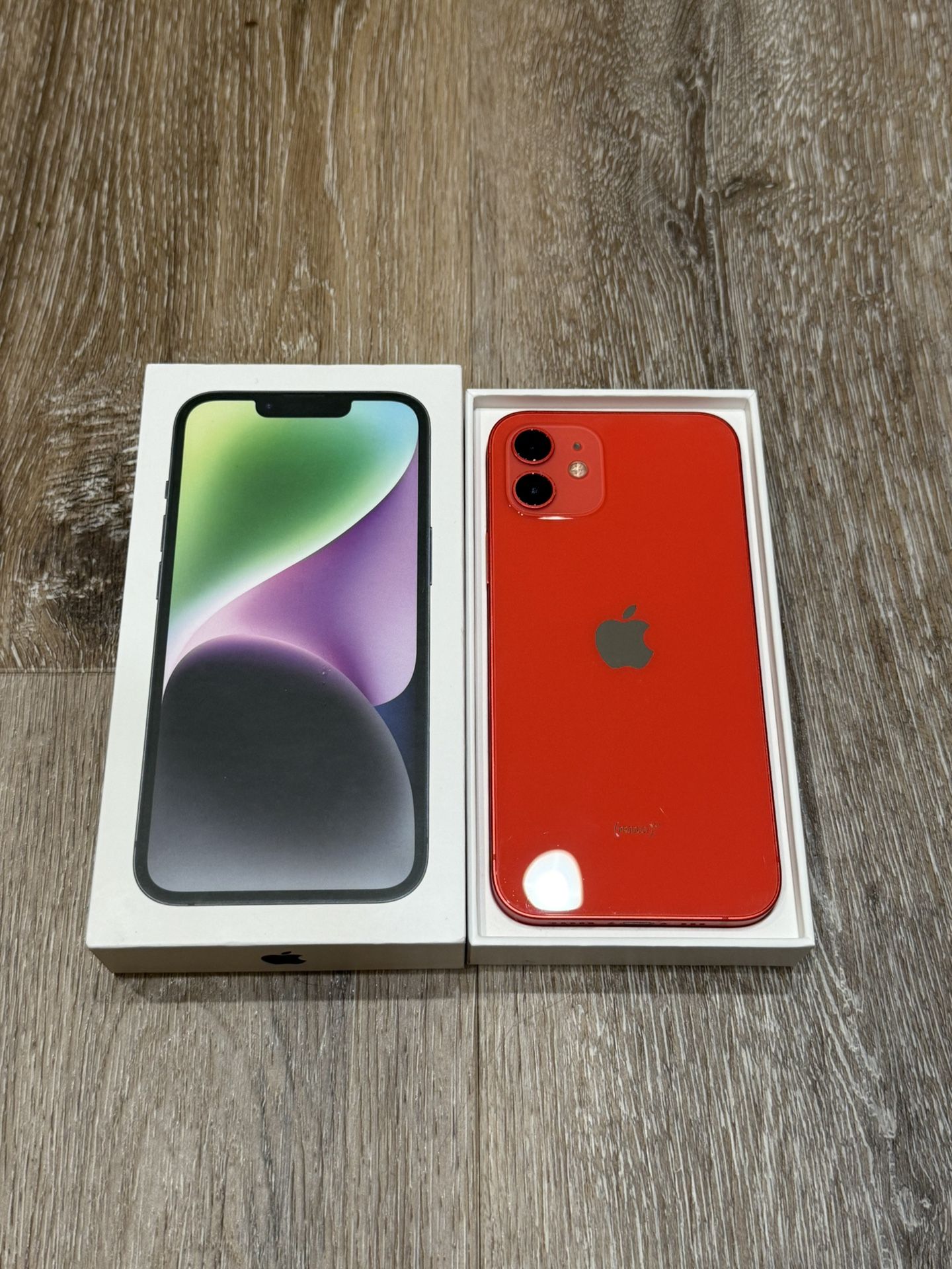 Unlocked iPhone 12 64GB - Red
