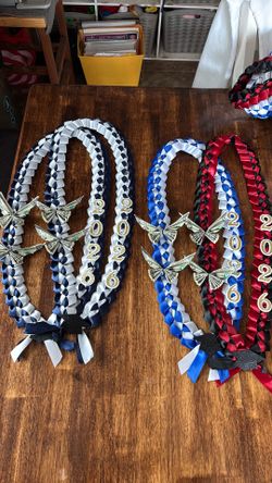 Graduation leis