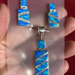 MEXICO OPAL INLAY 950 STERLING SILVER PENDANT EARRINGS SET ‼️ A GIFT - NEVER BEEN USED ‼️ More VINTAGE - RARE & DESIGNER Items Here ....