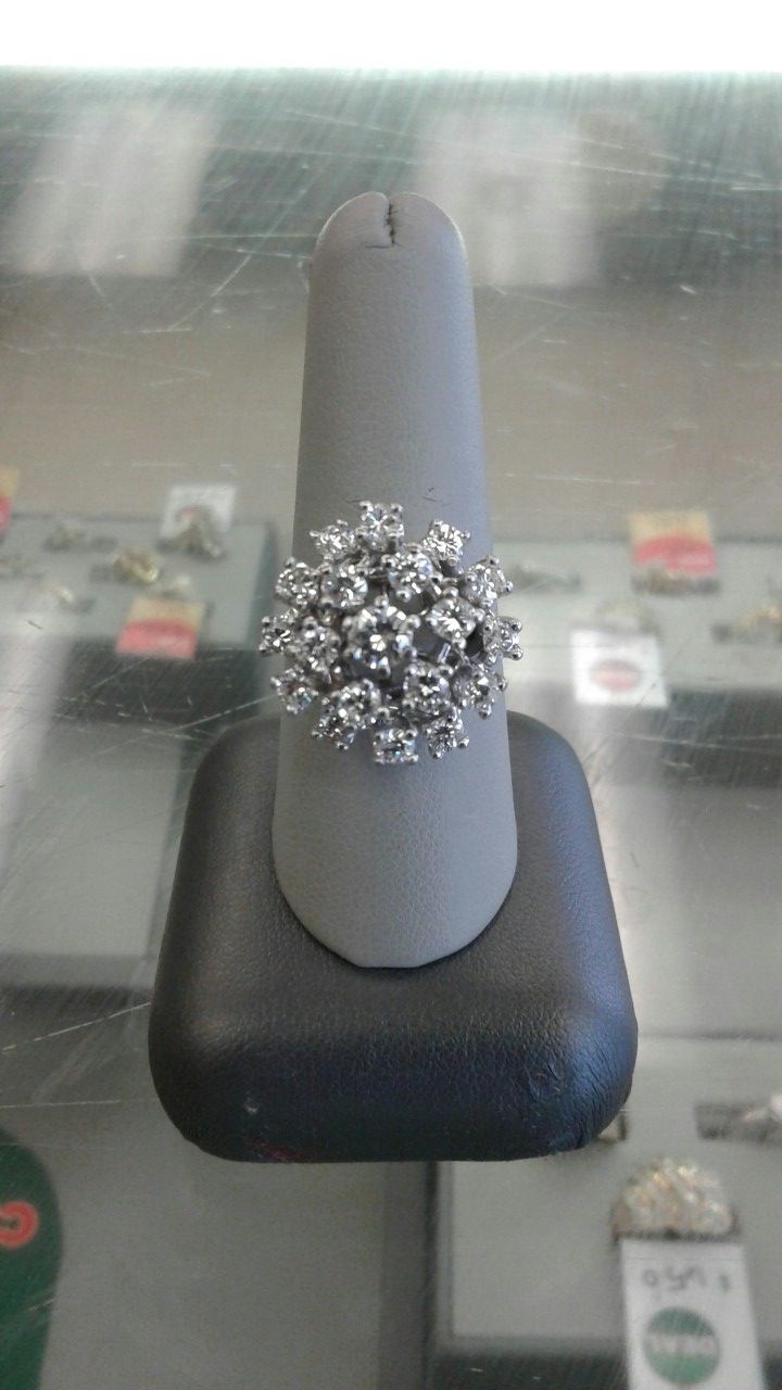 Lady's cluster ring