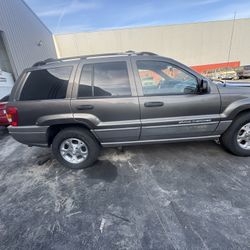 Se Vende Jeep Laredo 